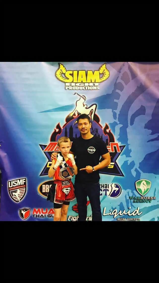 Post 9 by Chonburi Muay Thai on Instagram (video)