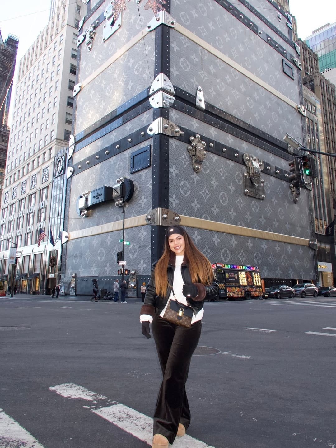 Post 2 by Juliana chavarriaga. on Instagram (carousel)