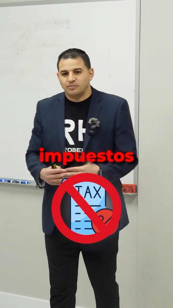 Post 7 by Robert Hernandez on Instagram (video)