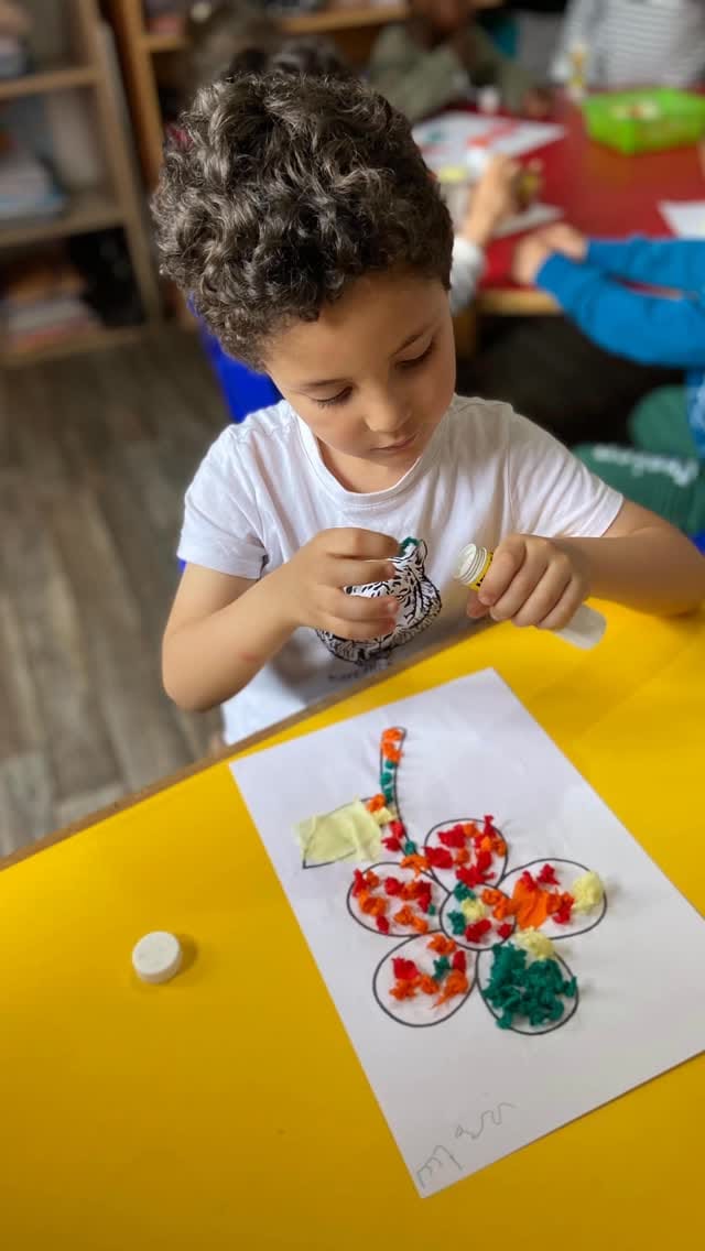 Post 9 by Préscolaire Les Colibris on Instagram (video)