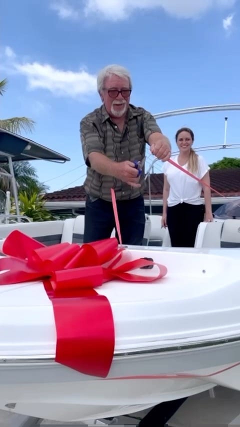 Post 10 by Yare Perez on Instagram (video)