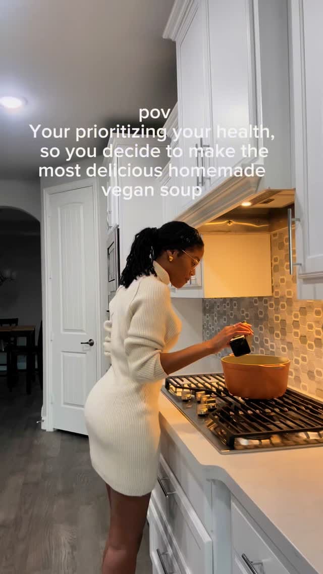 Post 10 by Tia | Real Food Bowls on Instagram (video)