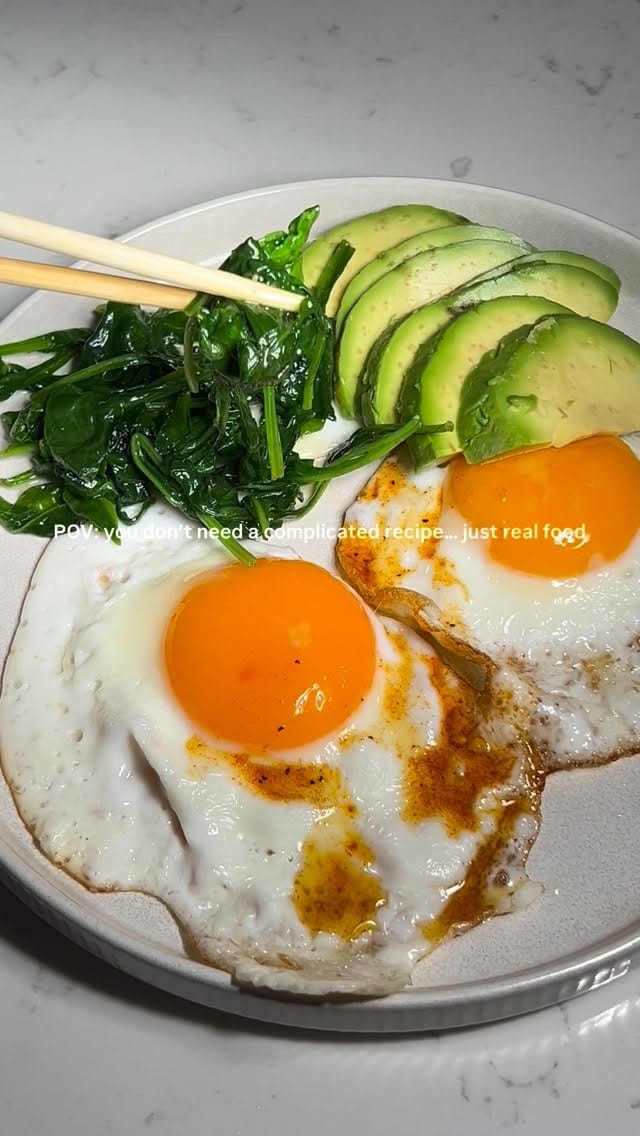Post 4 by Tia | Real Food Bowls on Instagram (video)