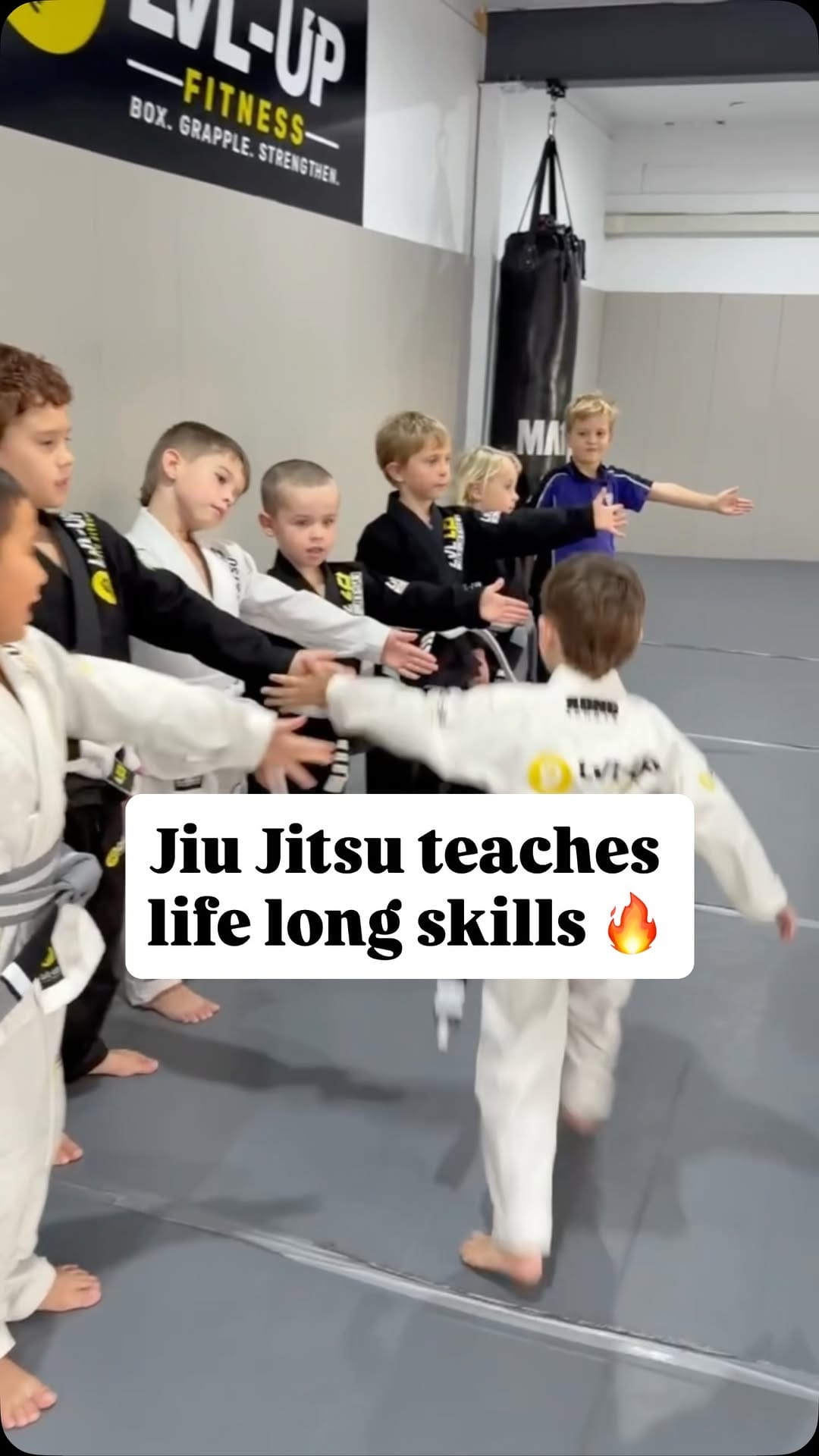 Post 8 by LVL-UP.FITNESS on Instagram (video)