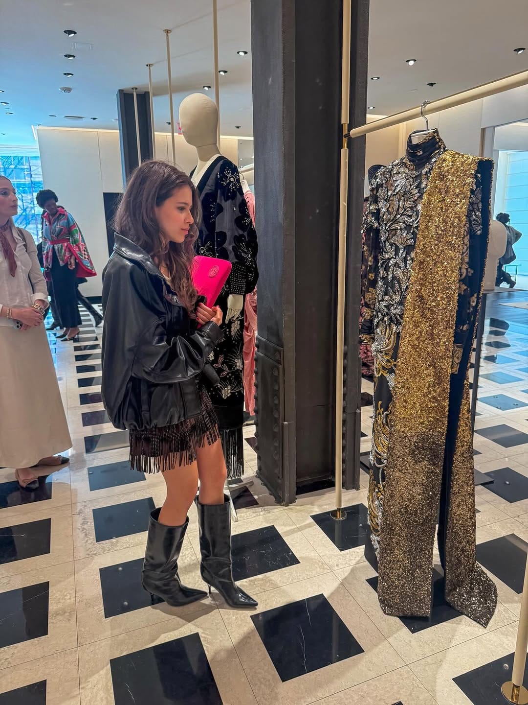 Post 6 by 𝗡𝗲𝘄 𝗬𝗼𝗿𝗸 𝗦𝗰𝗵𝗼𝗼𝗹 𝗼𝗳 𝗗𝗲𝘀𝗶𝗴𝗻 on Instagram (carousel)