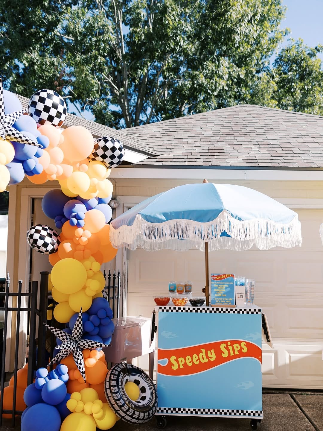 Post 8 by Inti’s Minis Snack Carts on Instagram (carousel)