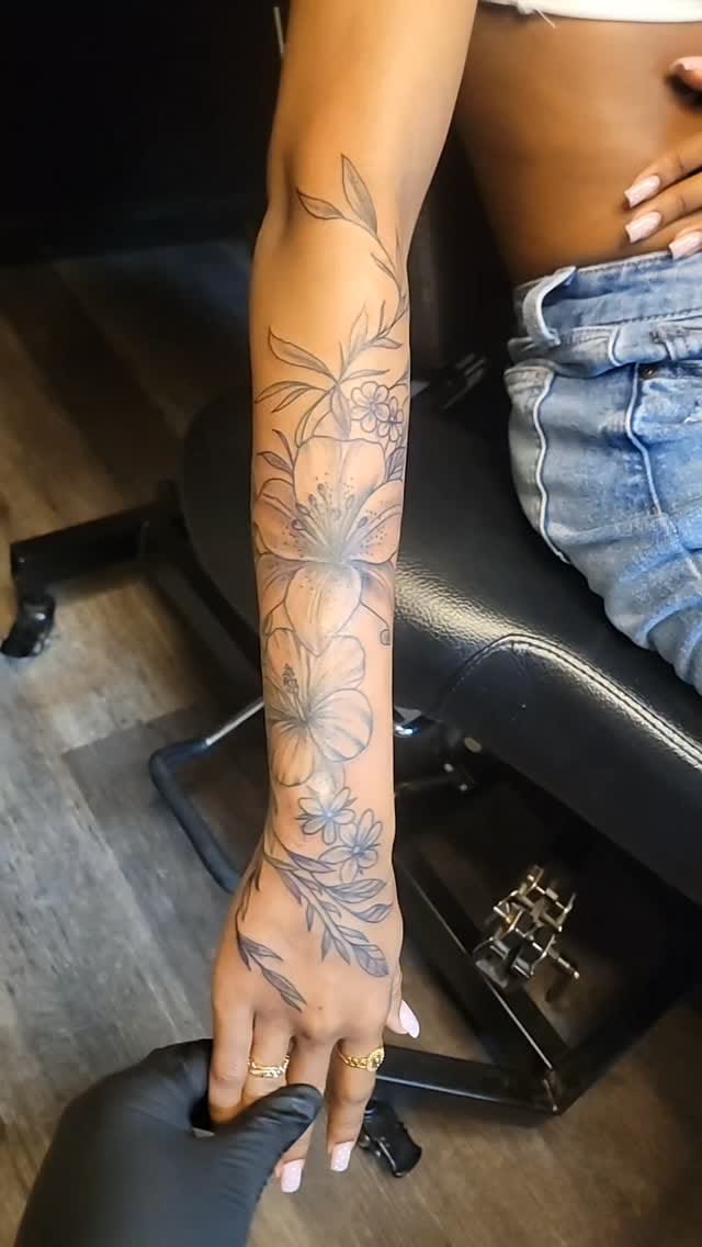 Post 7 by Tez Gonzalez on Instagram (video)
