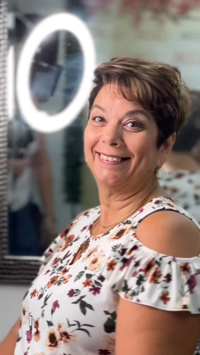 Post 8 by Aimée Díaz | Especialista en Color,Balayage y Decoloración on Instagram (video)