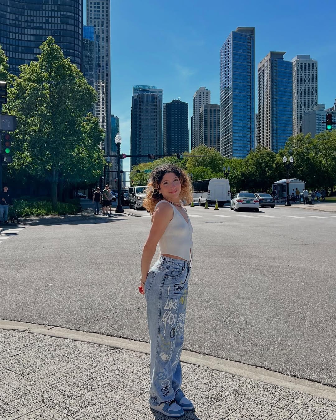 Post 5 by 𝑰𝒔𝒂. on Instagram (carousel)