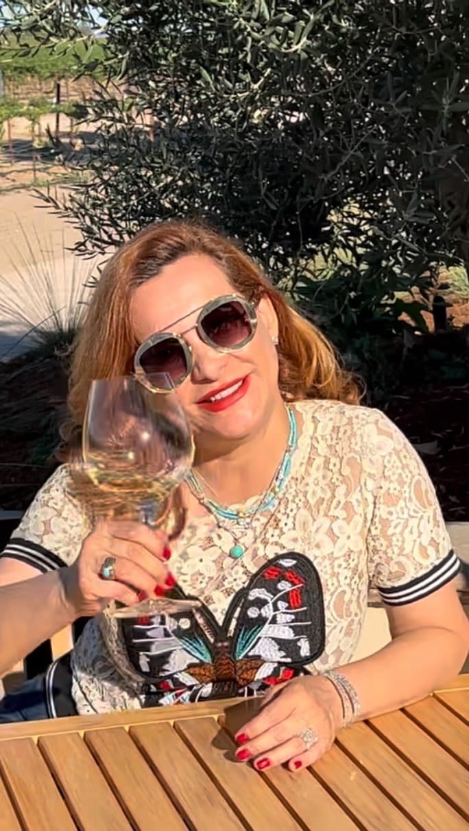 Post 9 by Faranak Shahroozi on Instagram (video)