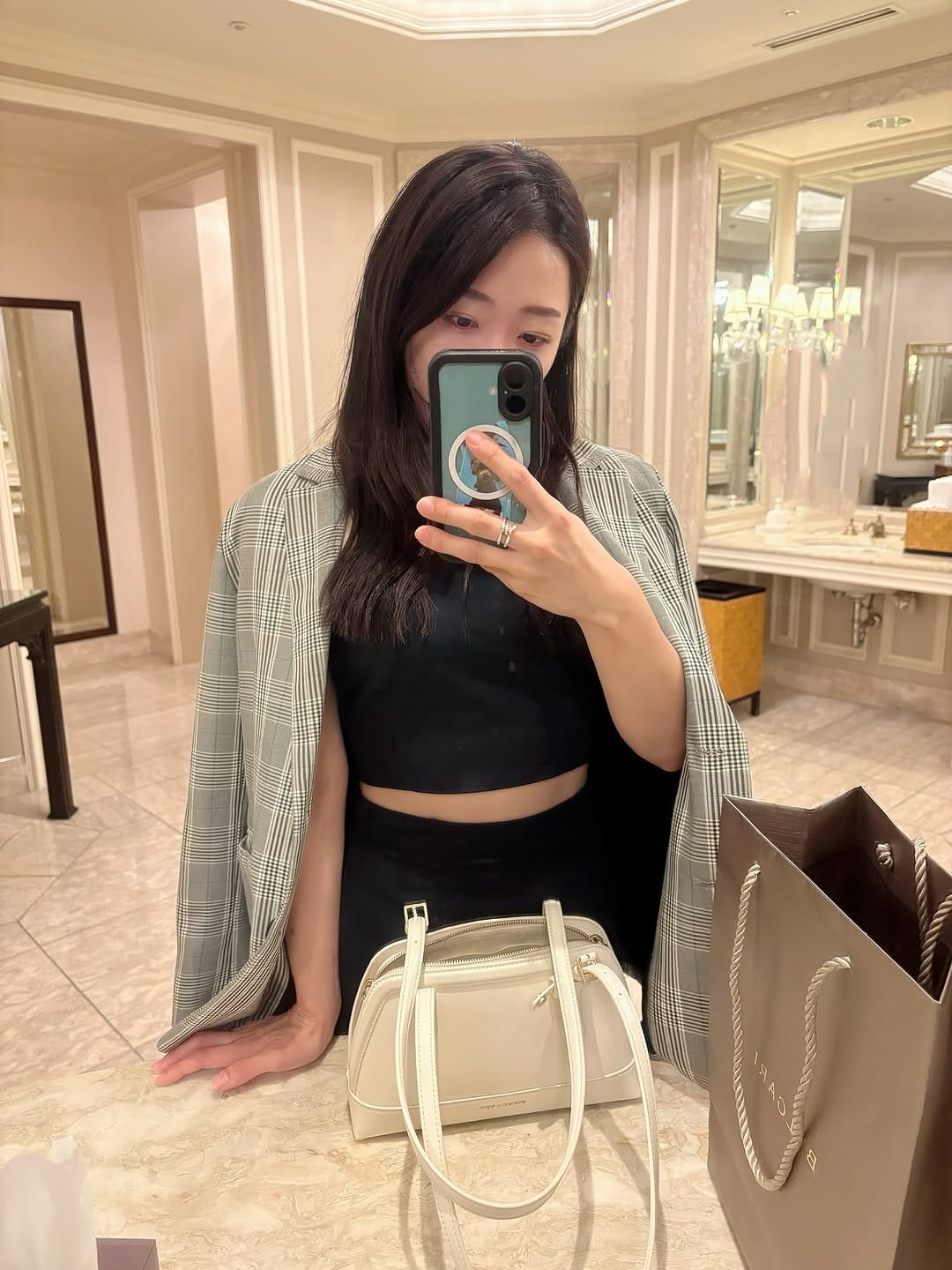 Post 5 by 樋口 莉紗｜Risa Higuchi on Instagram (carousel)