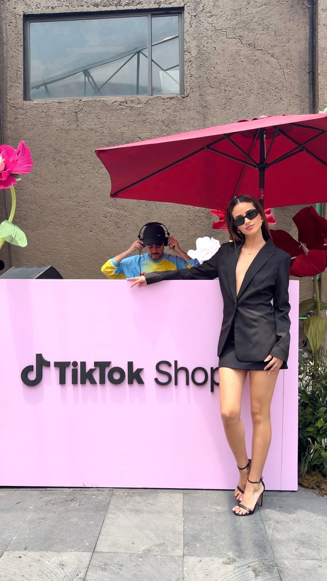 Post 1 by Mafer Rodriguez on Instagram (video)