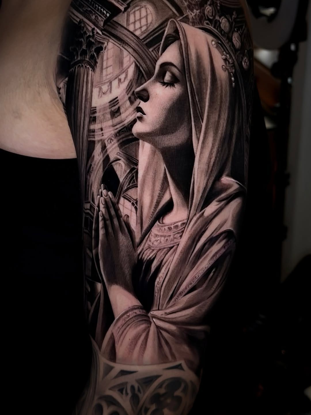 Post 1 by Jey tattoo on Instagram (carousel)