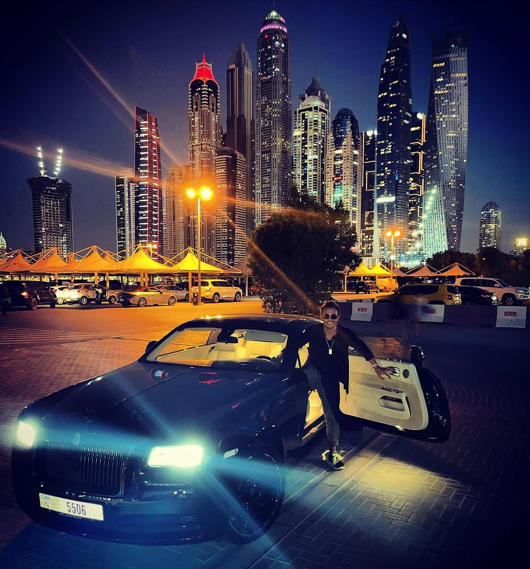 Post 10 by Jonathan Loubens on Instagram (image)