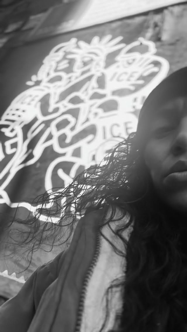 Post 6 by The Sintrics on Instagram (video)
