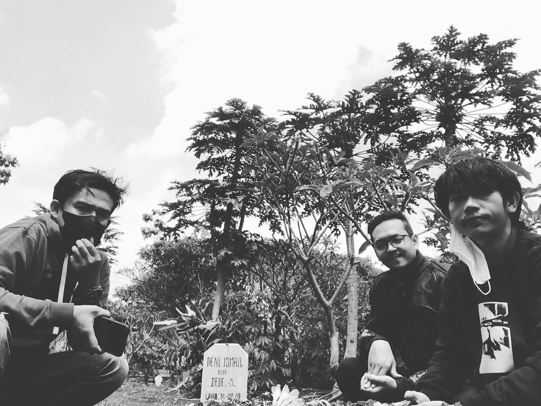 Post 9 by Joe Amitie on Instagram (image)