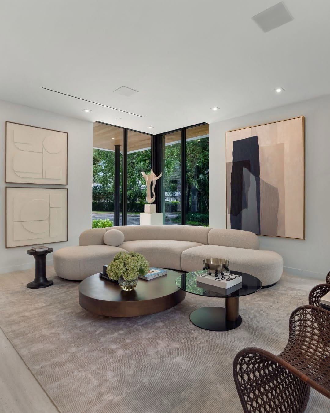 Post 8 by Assure Interiors-Carola Pimentel on Instagram (carousel)