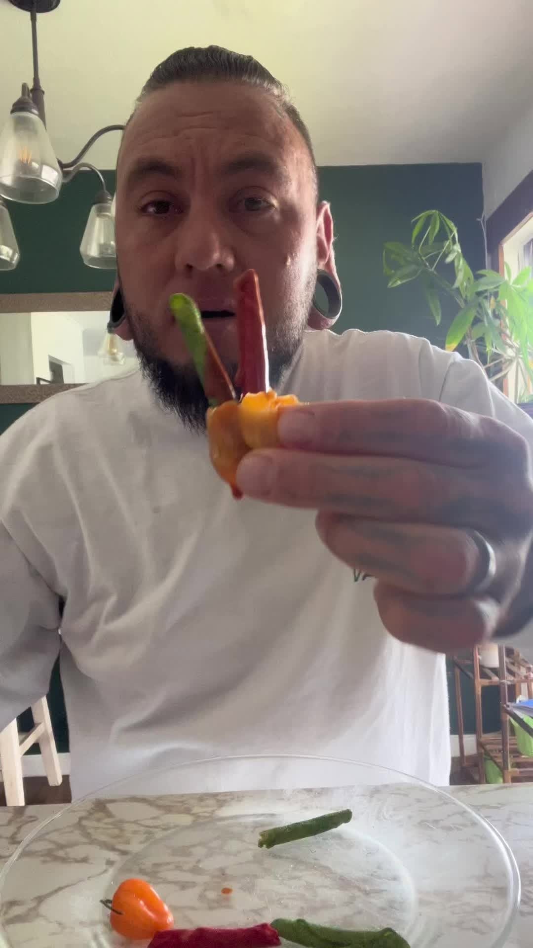 Post 3 by 𝑺𝑶𝒀 𝑷𝑬𝑳𝑶𝑺 𝑨𝑳𝑽 on Instagram (video)