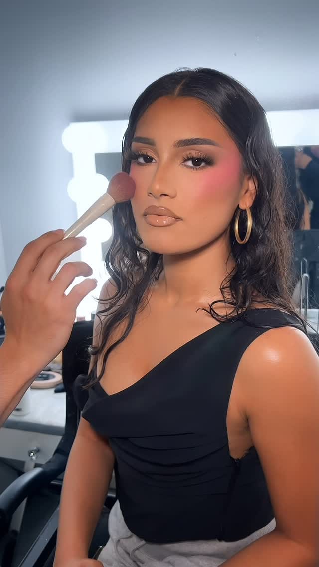 Post 2 by HOUSTON MUA | VALE MICHELLE 🎨👩🏻‍🎨 on Instagram (video)