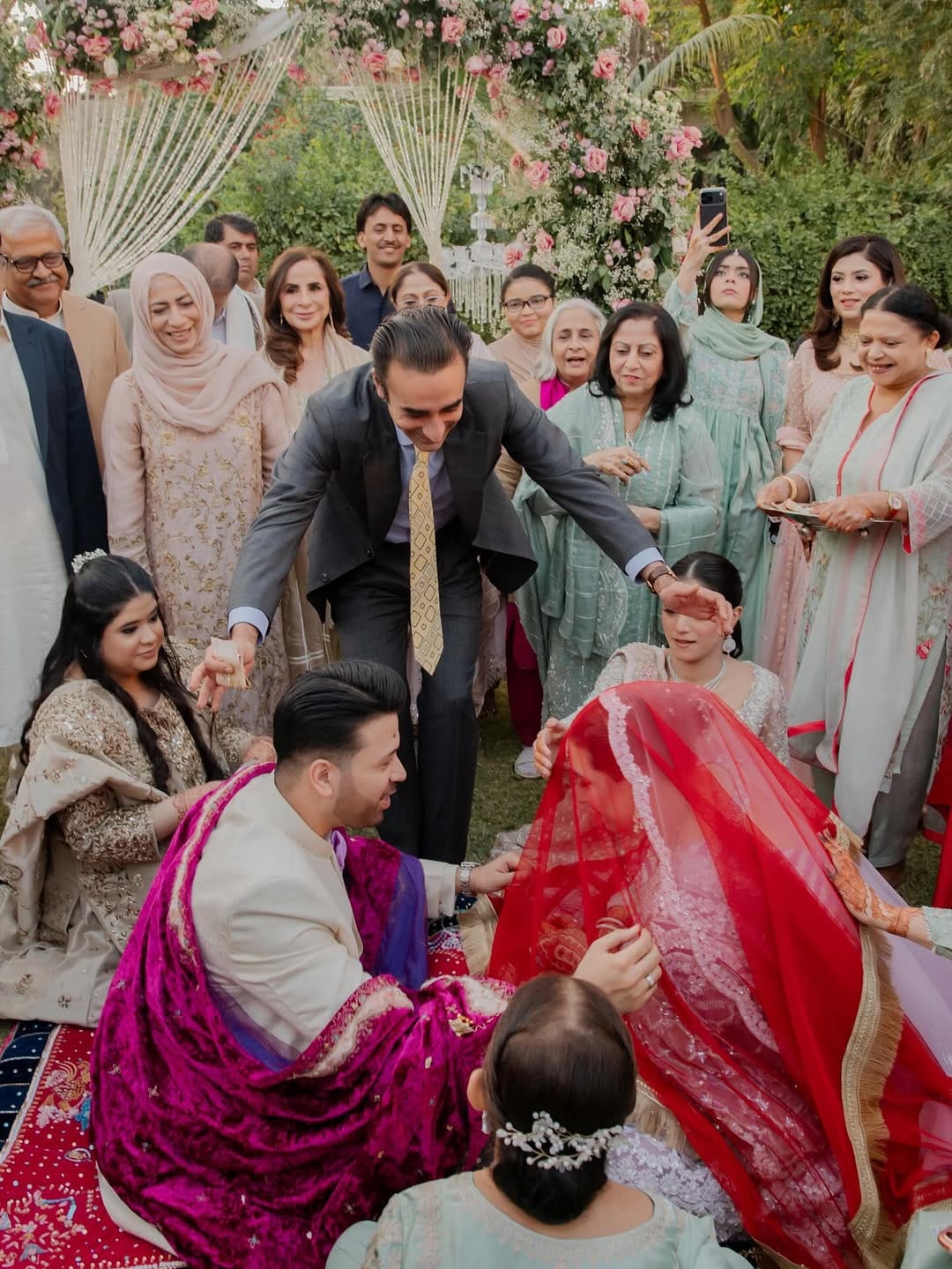 Post 7 by Iqra Khan / Iqra Daniyal Ali Khan on Instagram (carousel)