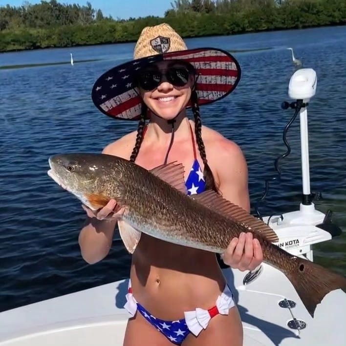 Post 3 by Fishing Chicks 🇨🇦🇦🇺🇺🇲🐟 on Instagram (image)