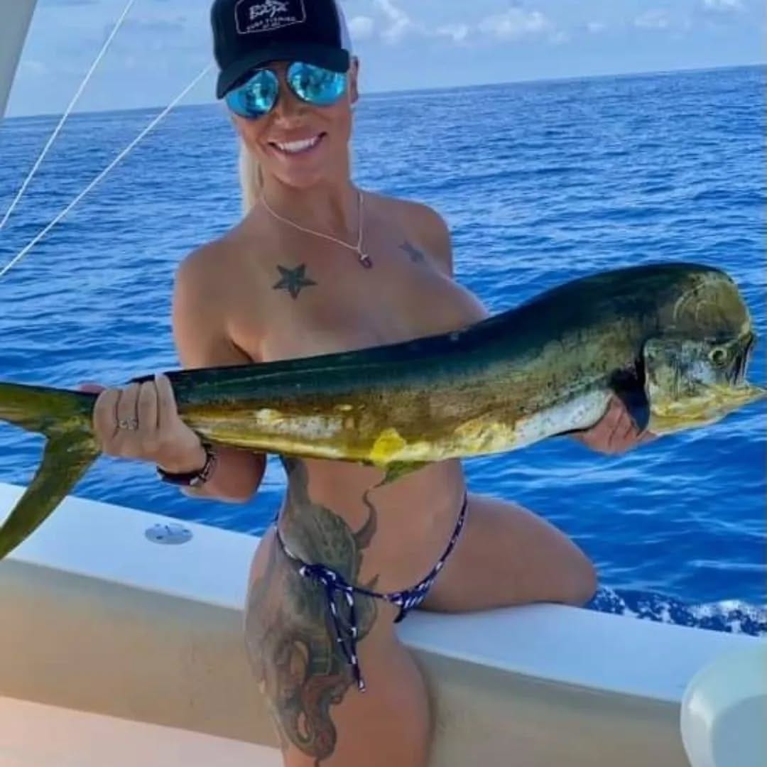 Post 10 by Fishing Chicks 🇨🇦🇦🇺🇺🇲🐟 on Instagram (image)