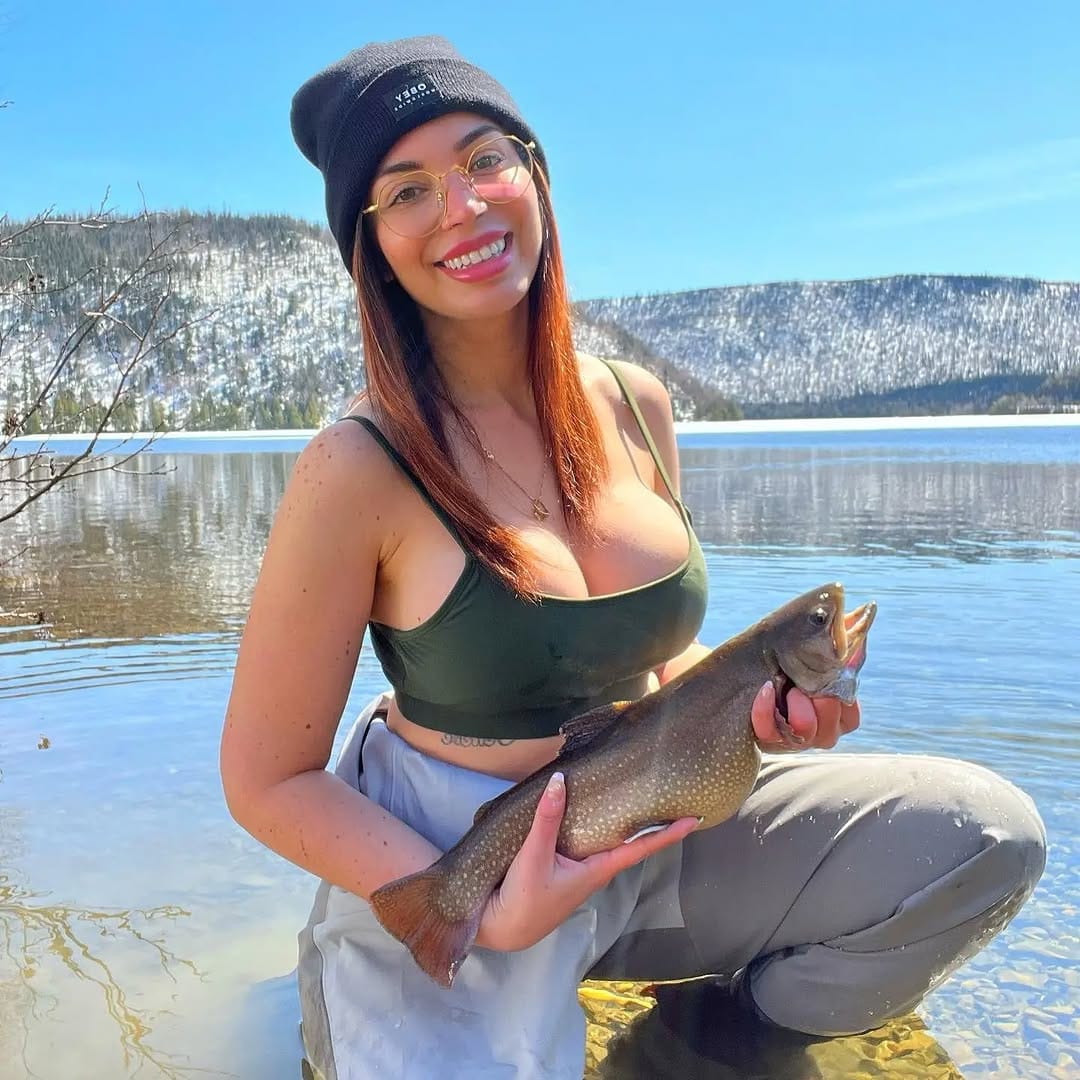 Post 8 by Fishing Chicks 🇨🇦🇦🇺🇺🇲🐟 on Instagram (image)
