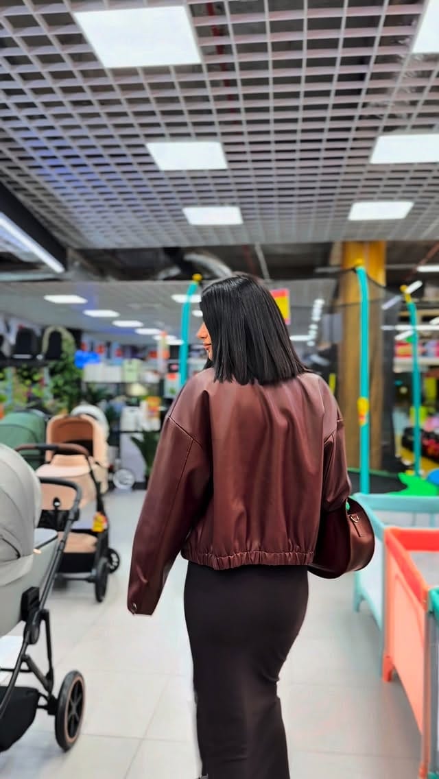 Post 8 by LARA on Instagram (video)