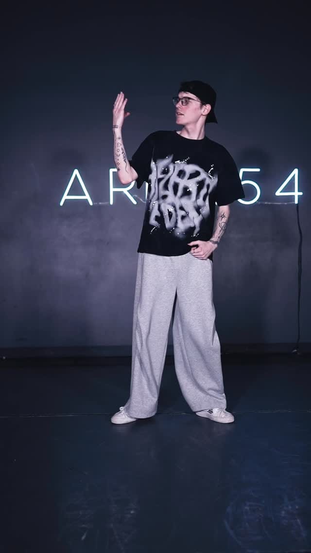 Post 4 by Murphy Wright on Instagram (video)