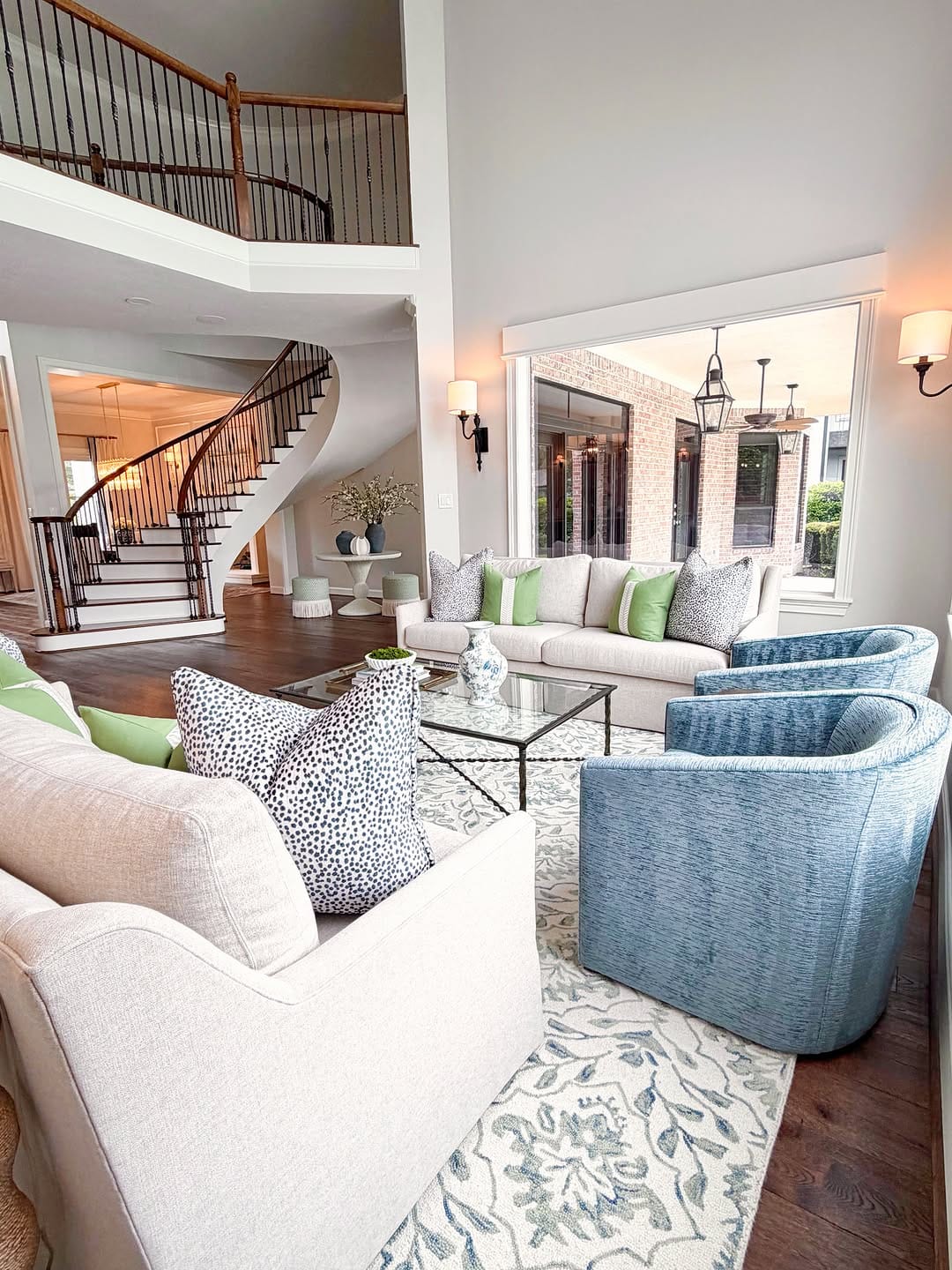 Post 6 by Woodlands Style House | Sondra Lagasse, Jill Simms, & Team on Instagram (carousel)