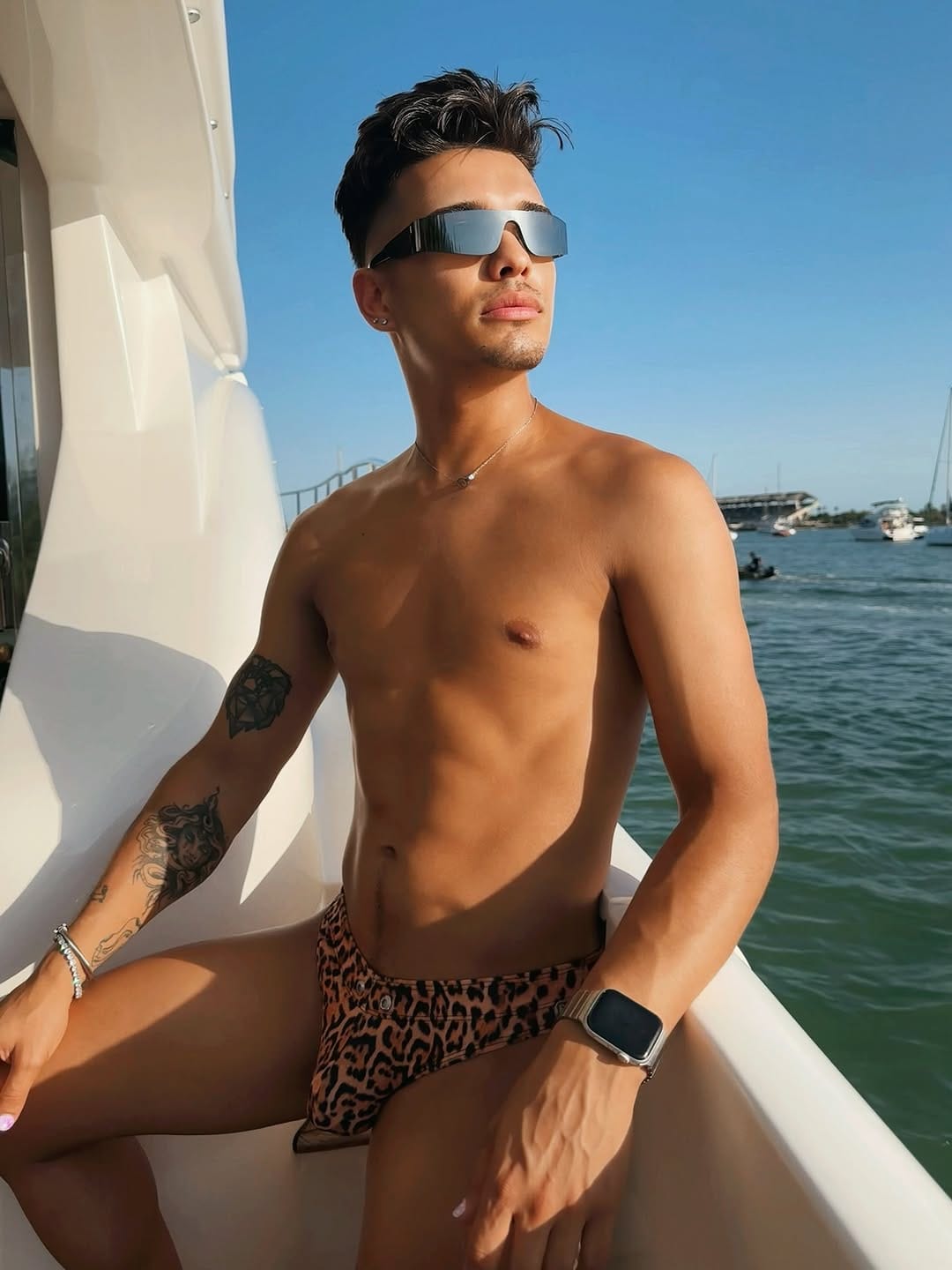 Post 5 by Leo Vice on Instagram (carousel)