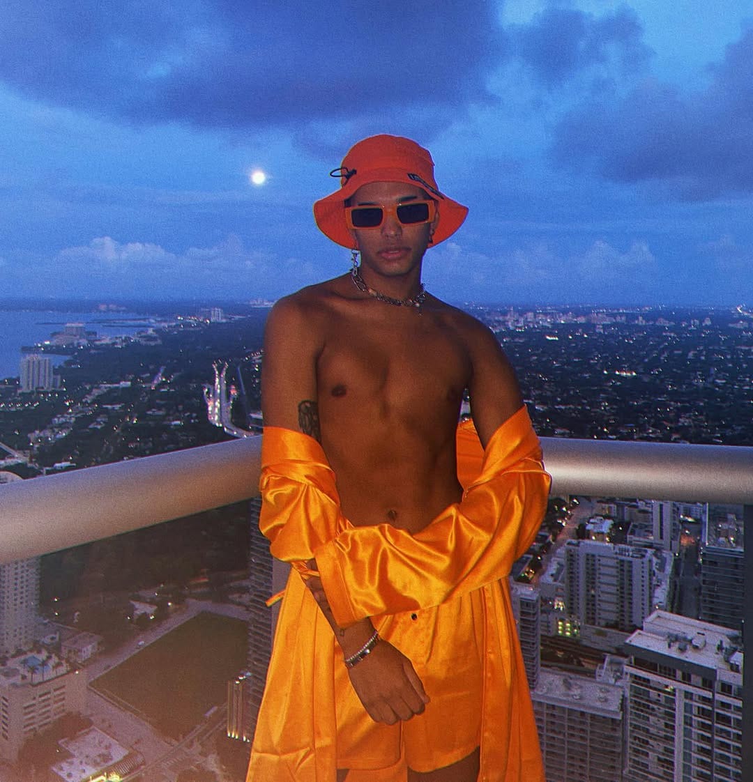 Post 10 by Leo Vice on Instagram (image)