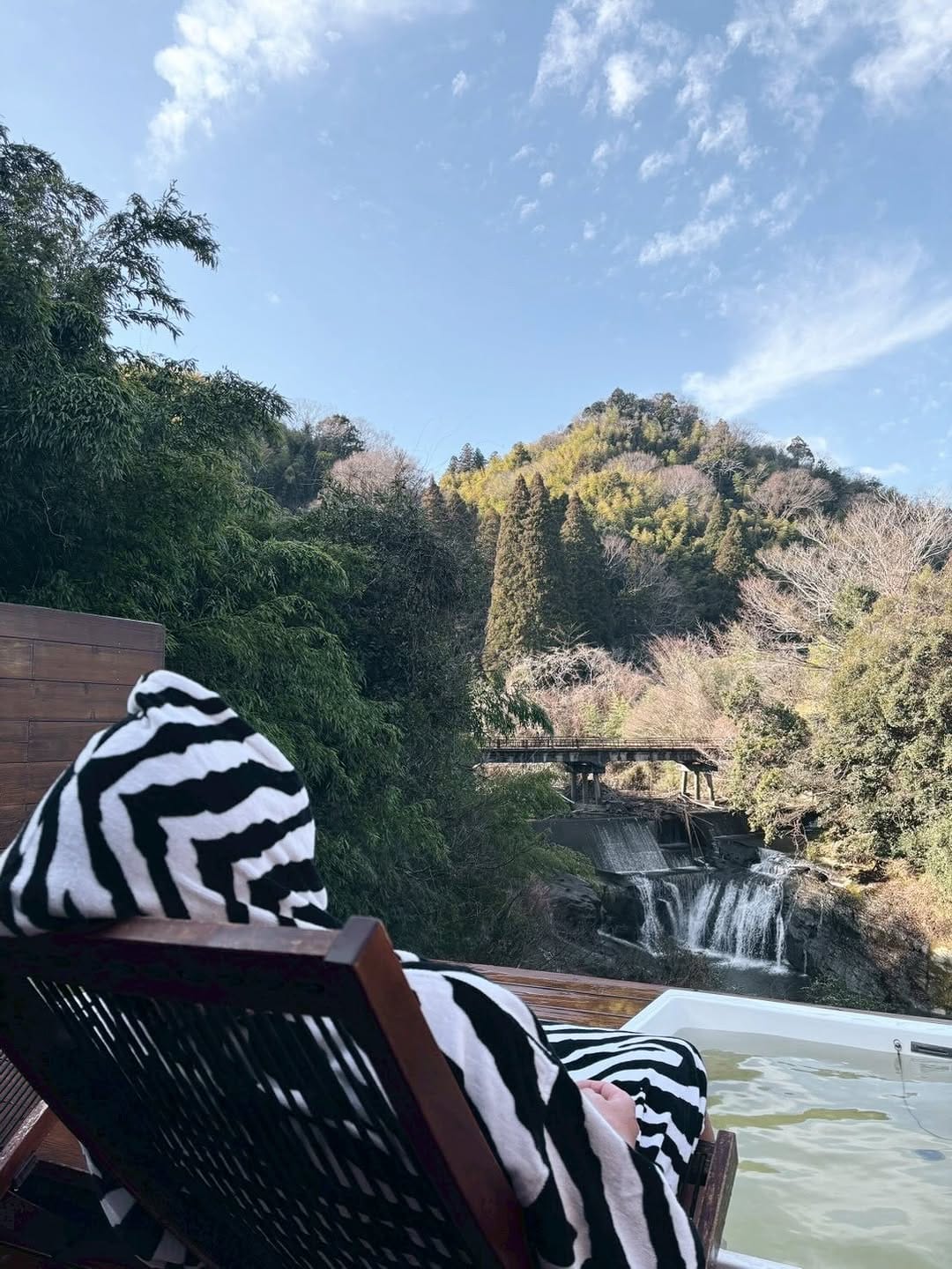 Post 4 by Ishijima Yassy on Instagram (carousel)