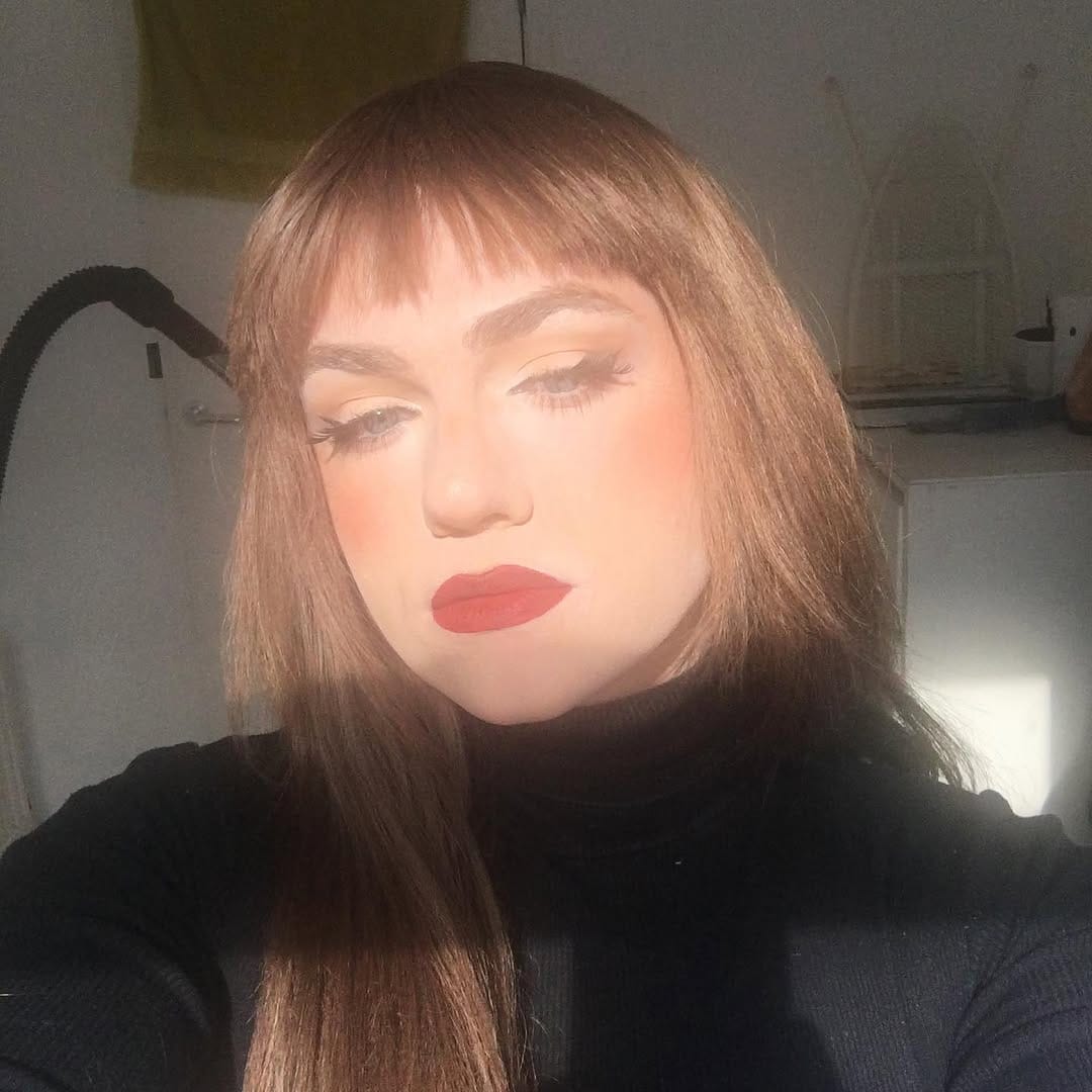 Post 3 by Rosie Hart on Instagram (image)