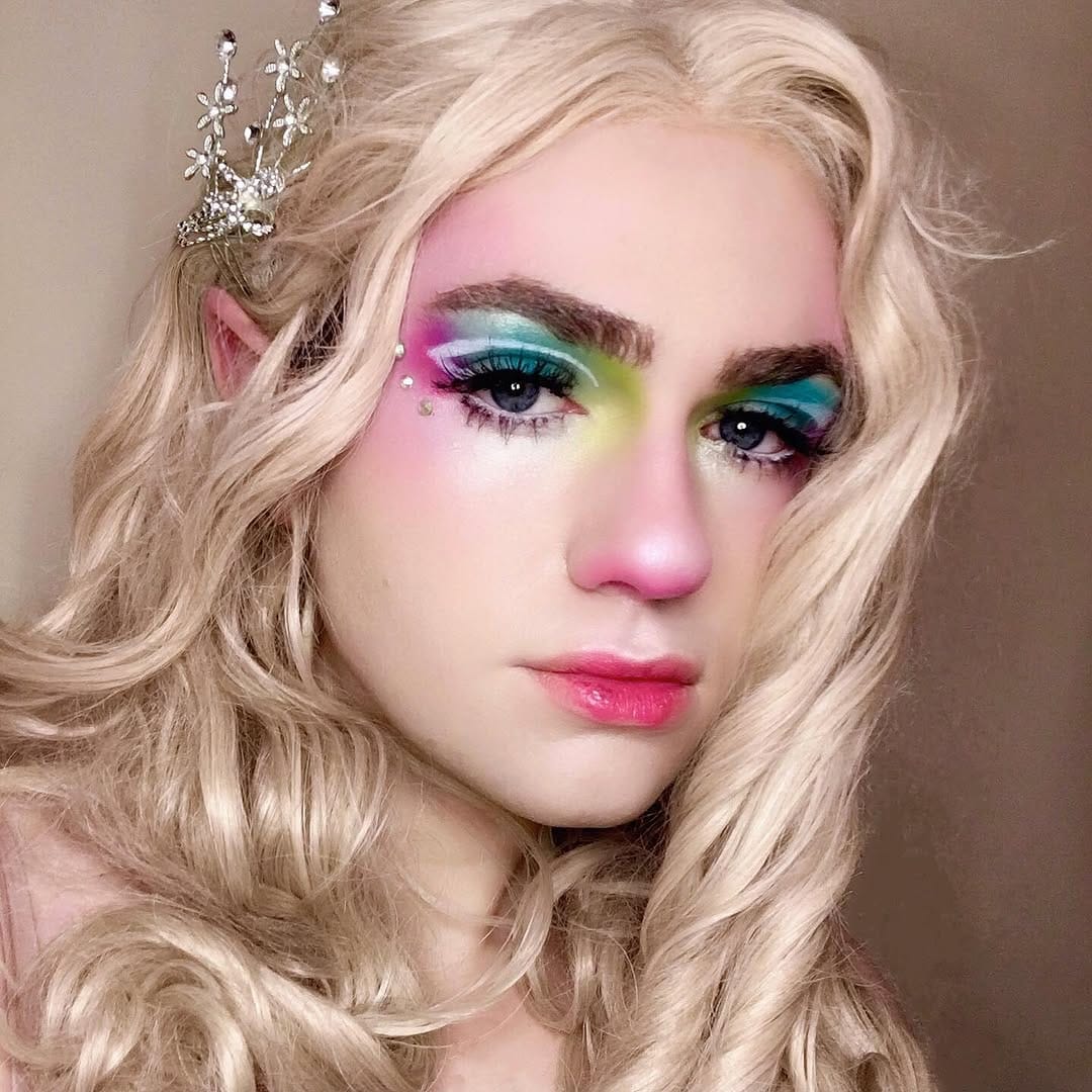 Post 7 by Rosie Hart on Instagram (image)