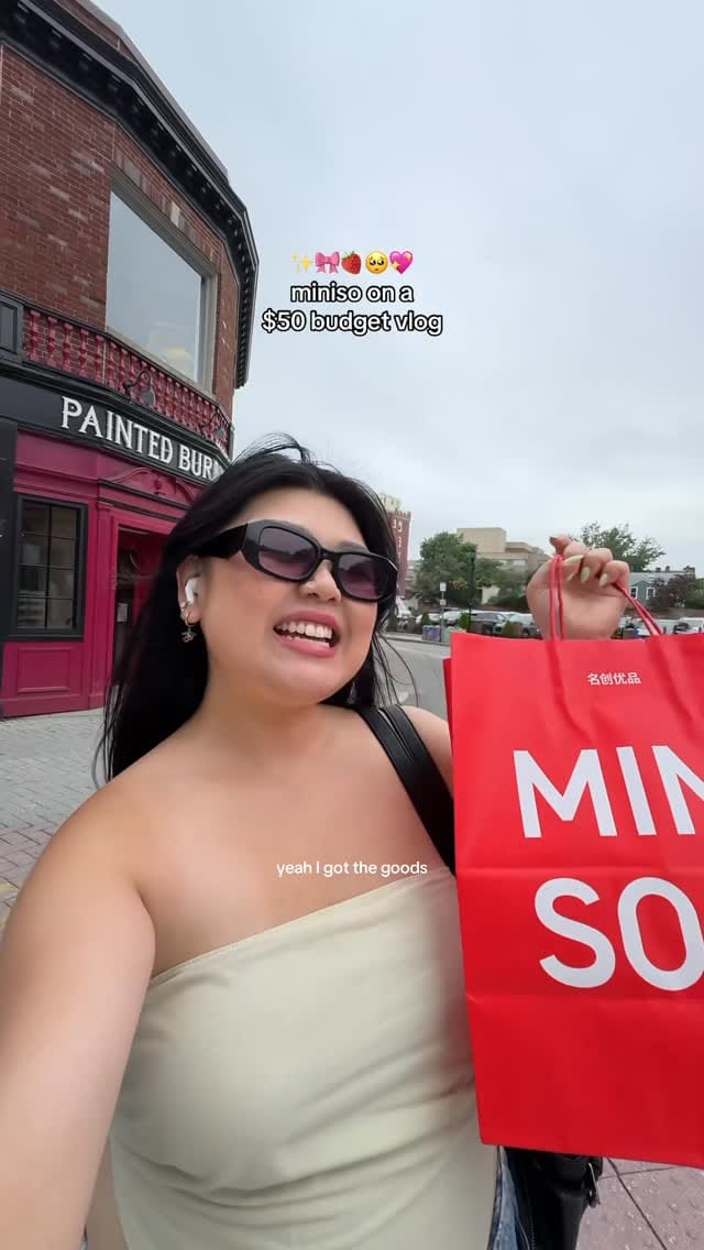 Post 10 by complanie | boston vlogger on Instagram (video)