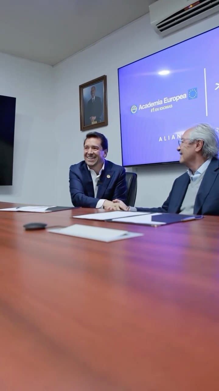 Post 8 by Academia Europea on Instagram (video)