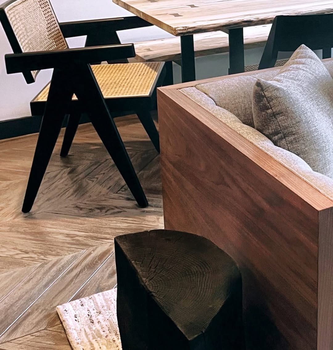Post 10 by LORENZO COTA CREATIVE - INTERIOR DESIGN STUDIO on Instagram (image)