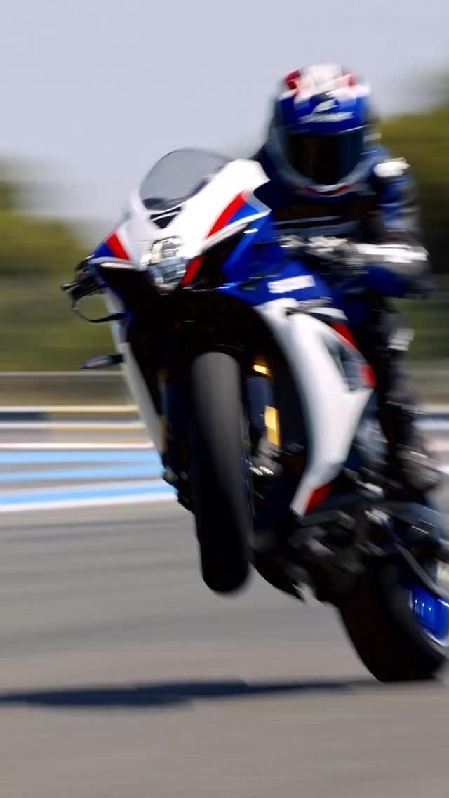 Post 8 by Suzuki Motoren Nederland on Instagram (video)