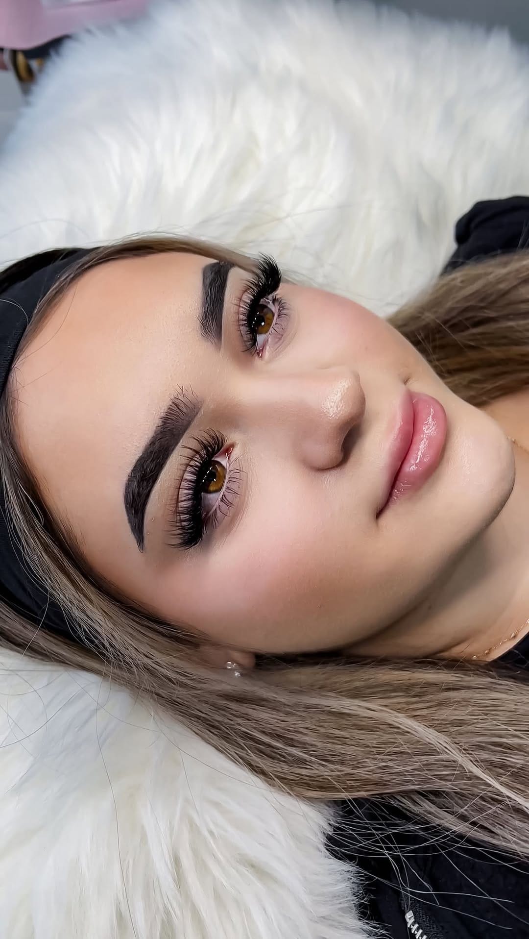 Post 2 by SATX Lash Extensions —> Haus of Beauty, LLC on Instagram (video)