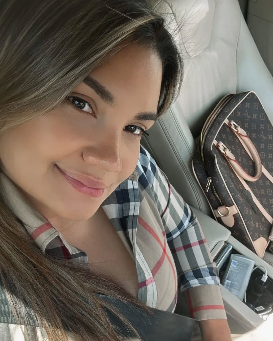Post 9 by Luz Angela López on Instagram (image)