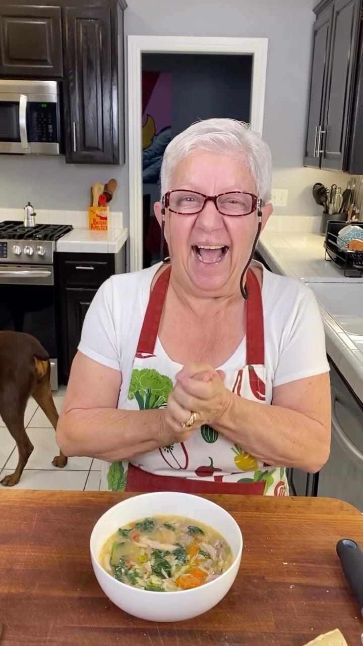 Post 4 by Anna Prezio on Instagram (video)