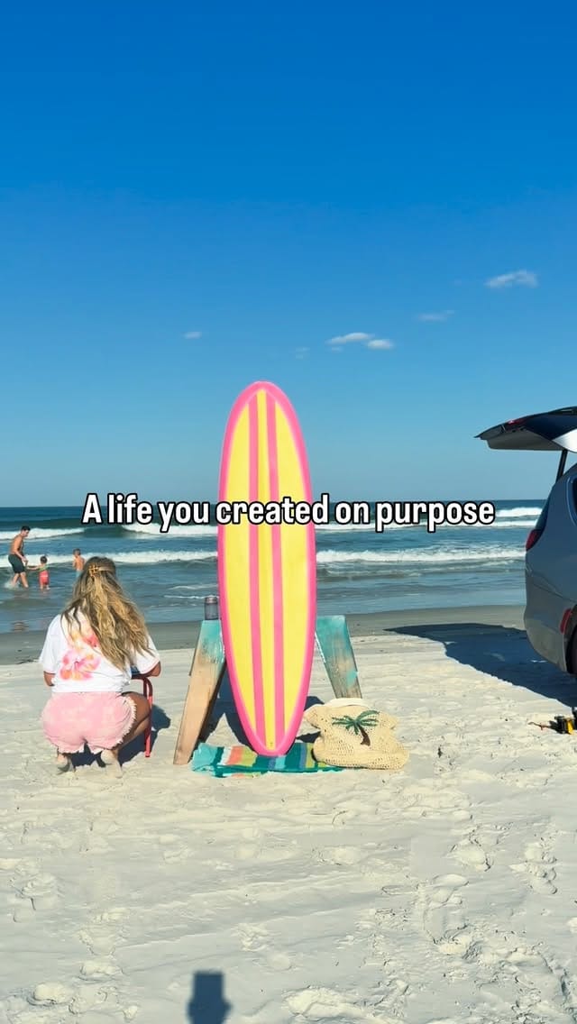 Post 5 by Alexx Gray | Surfboard Artist 🌴 on Instagram (video)