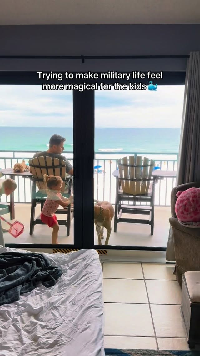 Post 3 by Alexx Gray | Surfboard Artist 🌴 on Instagram (video)