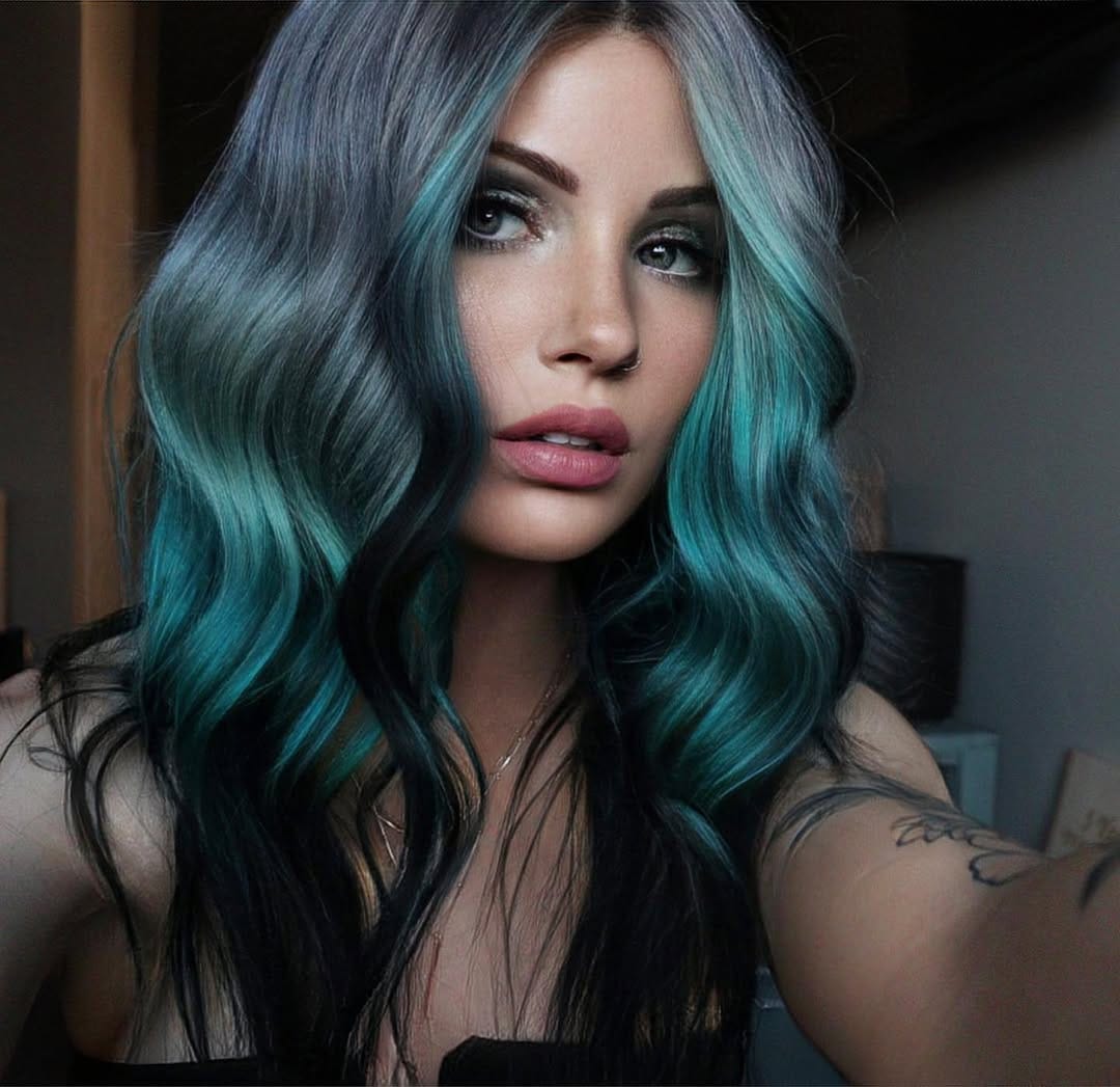 Post 8 by Kisandra/Hairstylist/Educator on Instagram (image)