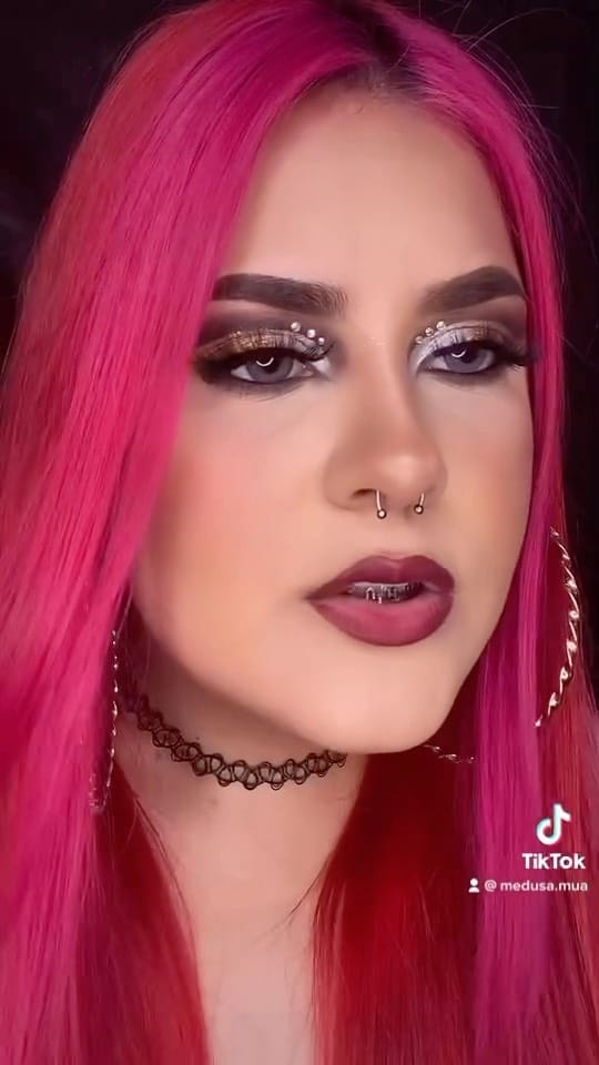 Post 7 by 𝐌𝐞𝐝𝐮𝐬𝐚 𝐌𝐚𝐤𝐞𝐮𝐩 𝐒𝐩𝐨𝐭 ✨ on Instagram (video)