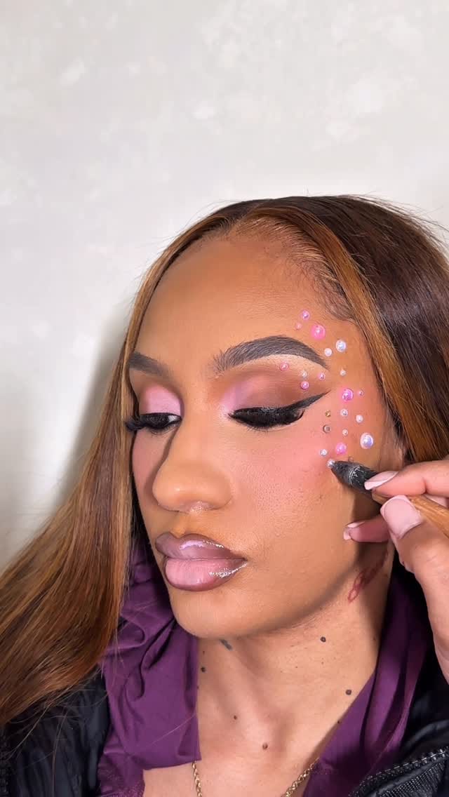 Post 6 by Kayla Summer on Instagram (video)