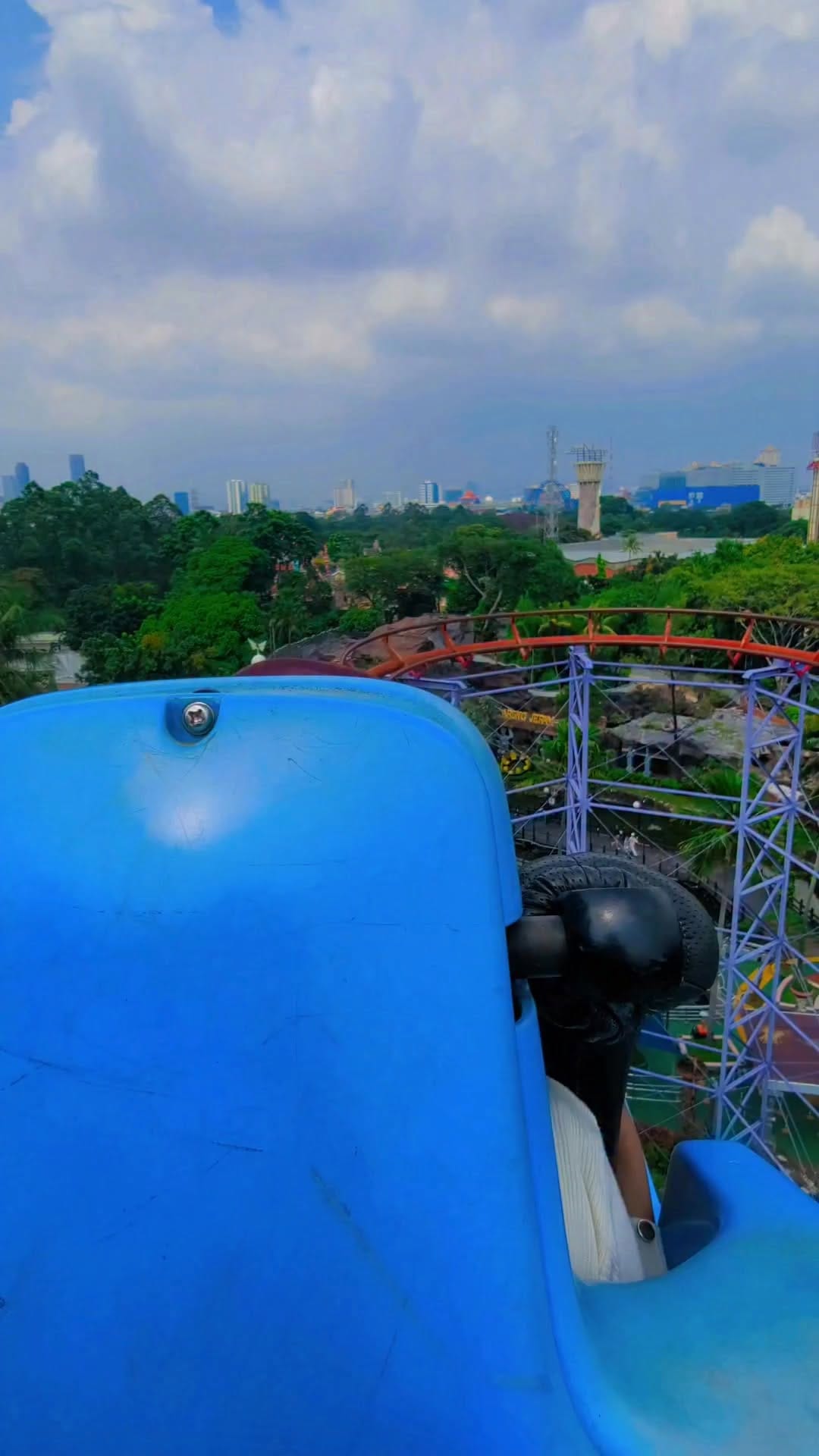 Post 1 by Raffie Abdurahman on Instagram (video)