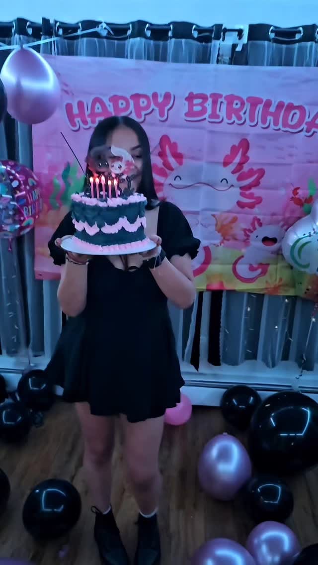 Post 3 by VqYecks on Instagram (video)