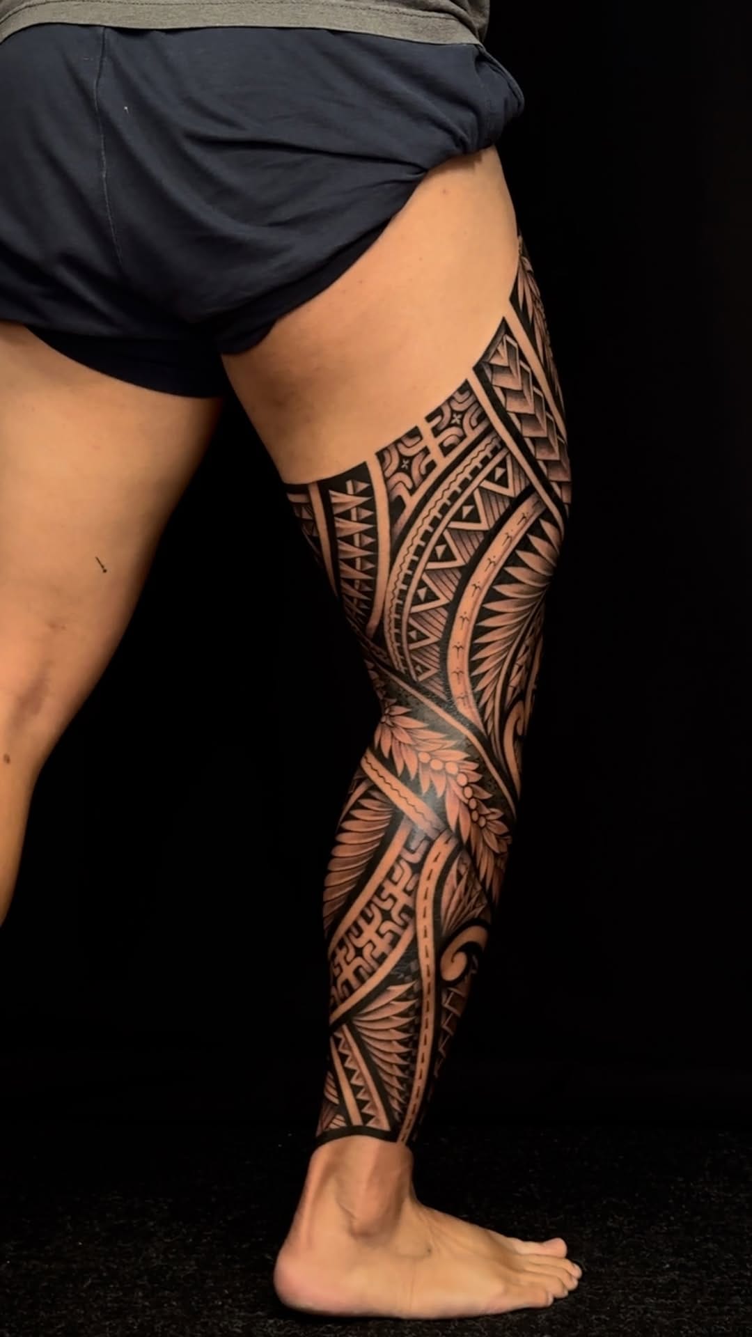 Post 10 by Kiti Tā Tatau _polynesian tattoo on Instagram (video)